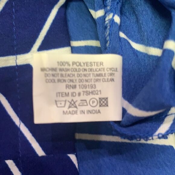 Blossom Boutique Ladies M Blue & White Patterned Silky-feeling Shorts - Picture 5 of 7